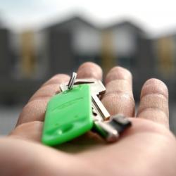 Ils prêtent leur appartement aux équipes soignantes